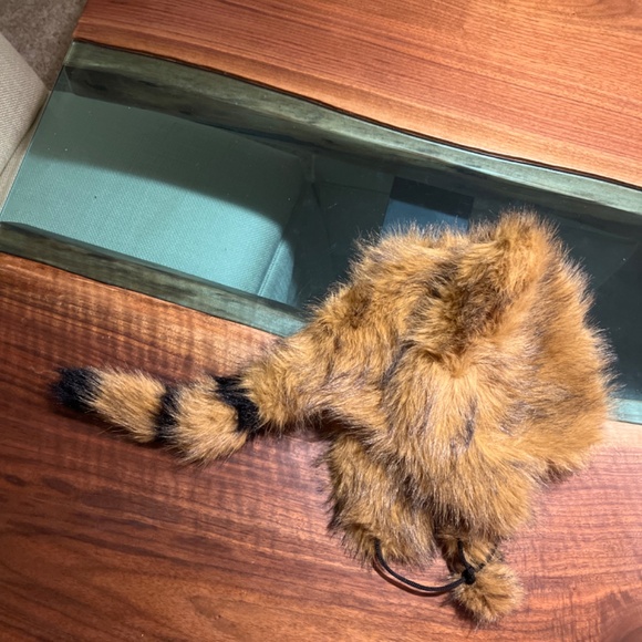 Synthetic Coon Cap Fully Lined- New No Tags - Picture 4 of 5